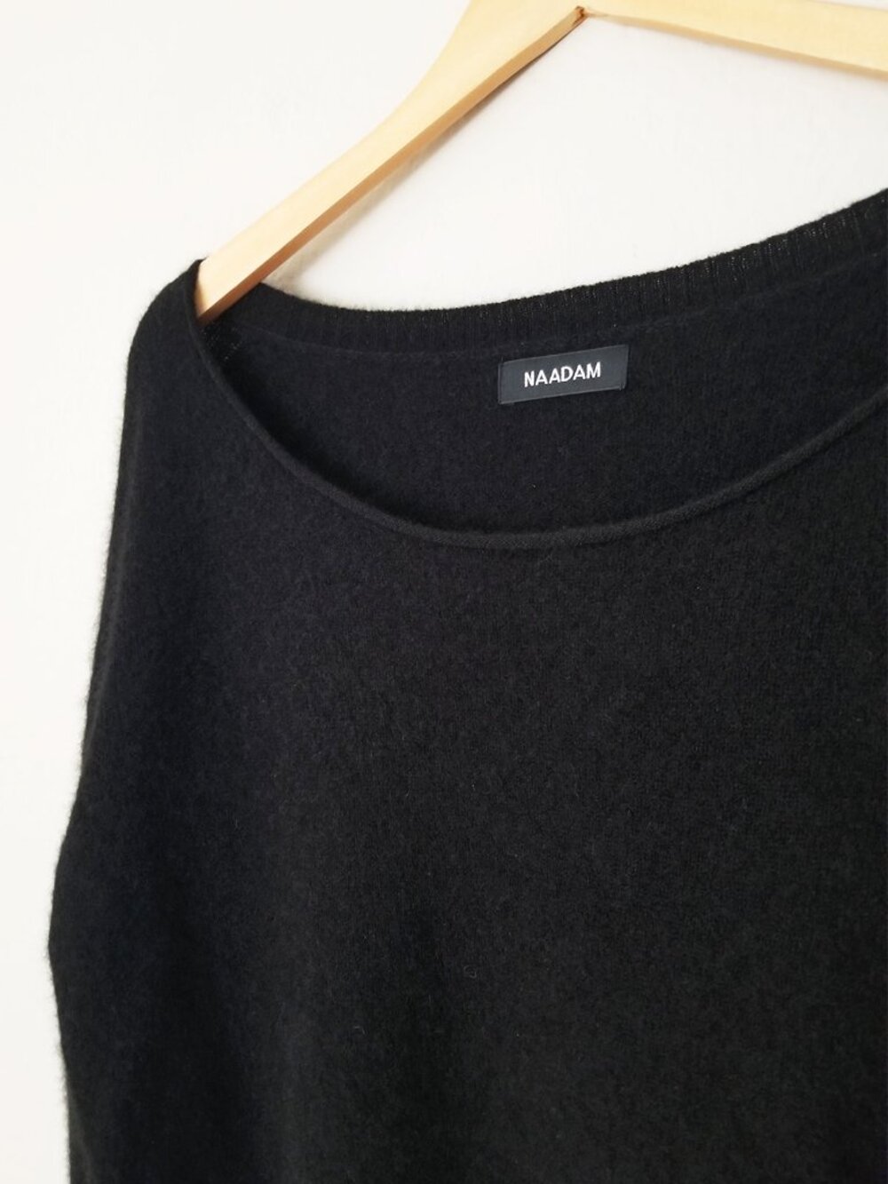 NAADAM Lightweight Cashmere Boatneck Sweater M Off Shoulder Black $148 Luxury - Picture 9 of 16